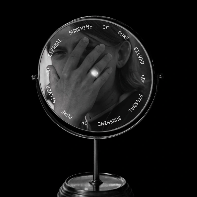 Monolic. Eternal sunshine of pure silver